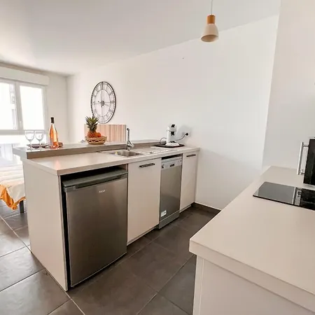 Apartament Gina - Modern Luminous Balcony - By Tgb *