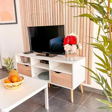 Apartament Gina - Modern Luminous Balcony - By Tgb *